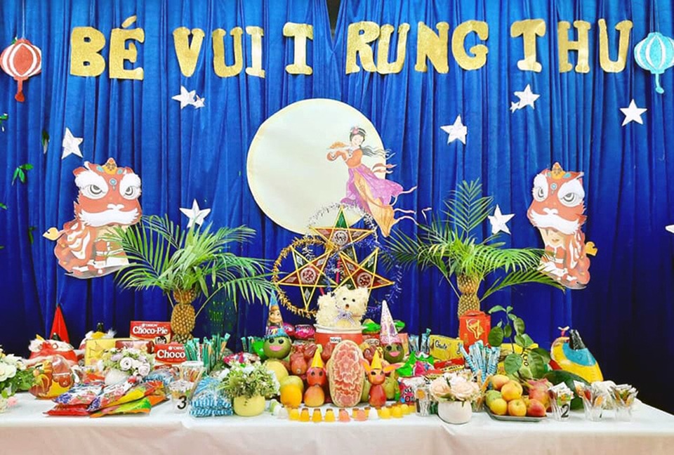 Còng lưng từ 5h sáng đến nửa đêm, mỗi ngày thu 30 triệu đồng - 1 Còng lưng từ 5h sáng đến nửa đêm, mỗi ngày thu 30 triệu đồng - 1