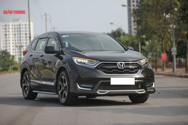 Vì sao giá ô tô không giảm?