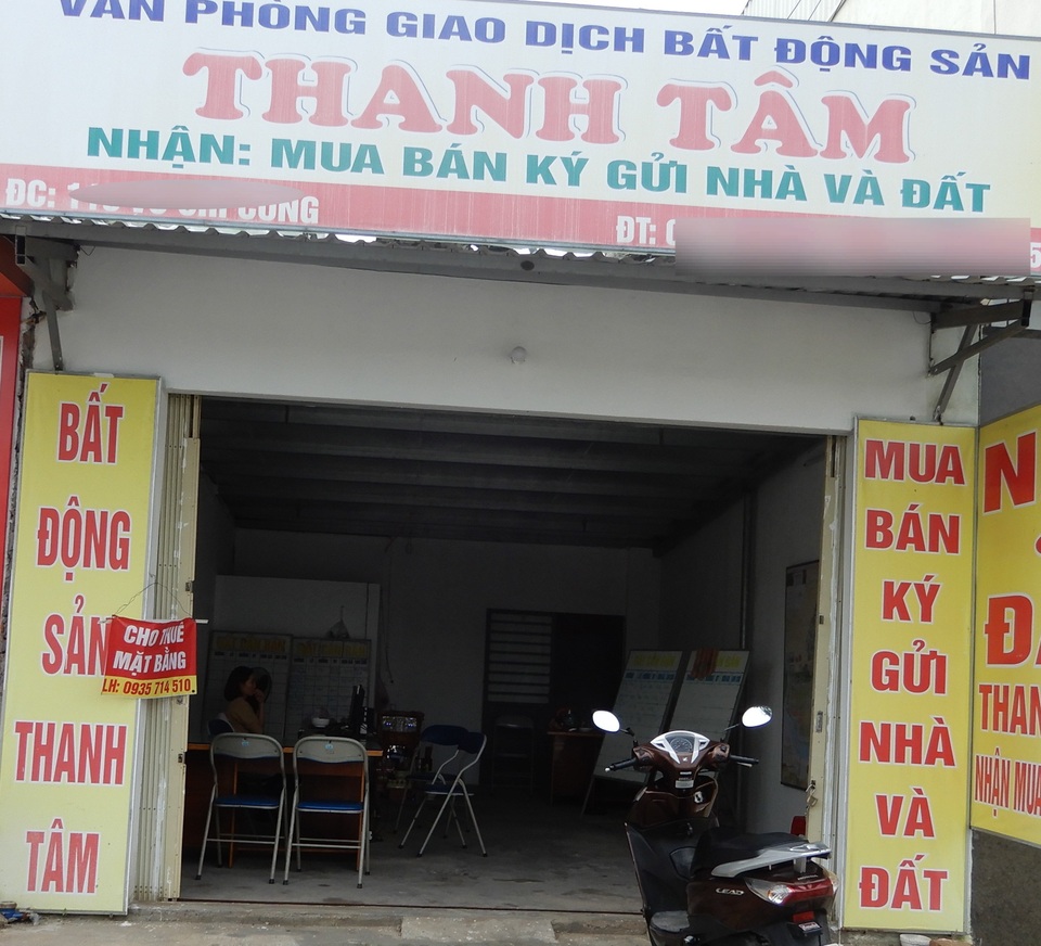 Đà Nẵng: Sau bão lũ và Covid-19, các sàn giao dịch bất động sản vắng tanh - 1 Đà Nẵng: Sau bão lũ và Covid-19, các sàn giao dịch bất động sản vắng tanh - 1