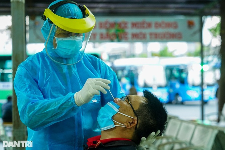 TPHCM cân nhắc cho một số dịch vụ hoạt động trở lại - 3 TPHCM cân nhắc cho một số dịch vụ hoạt động trở lại - 3
