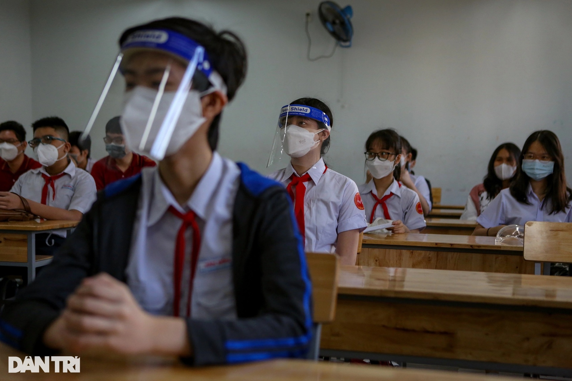 Hơn 100 nghìn học sinh TPHCM trở lại trường sau gần 8 tháng học online - 17 Hơn 100 nghìn học sinh TPHCM trở lại trường sau gần 8 tháng học online - 17