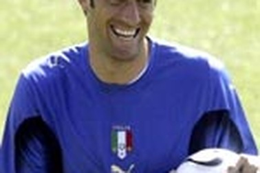 Luca Toni, người Italia "mong" anh