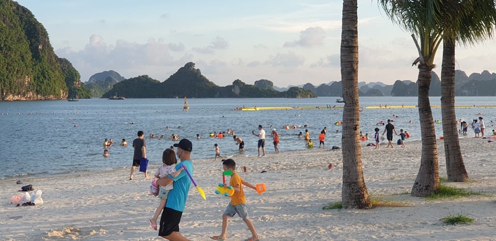 Quảng Ninh mở lại một số hoạt động du lịch nội tỉnh từ hôm nay - 2 Quảng Ninh mở lại một số hoạt động du lịch nội tỉnh từ hôm nay - 2