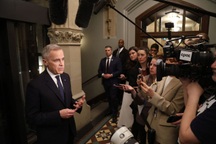 Nước Mỹ và thế giới phản ứng về chính sách thuế mới của ông Trummp