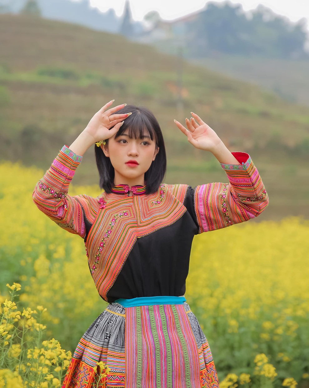 Hot girl ảnh thẻ dân tộc Giáy ngày càng xinh đẹp sau một năm nổi tiếng - 8 Hot girl ảnh thẻ dân tộc Giáy ngày càng xinh đẹp sau một năm nổi tiếng - 8