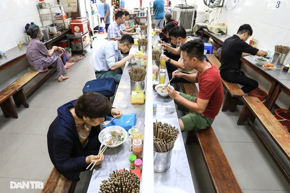 Chính phủ quy định 4 cấp độ dịch để thích ứng an toàn với Covid-19 - 1 Chính phủ quy định 4 cấp độ dịch để thích ứng an toàn với Covid-19 - 1