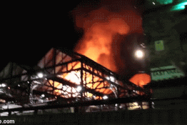 Cháy kinh hoàng ở khu chợ nổi tiếng của London