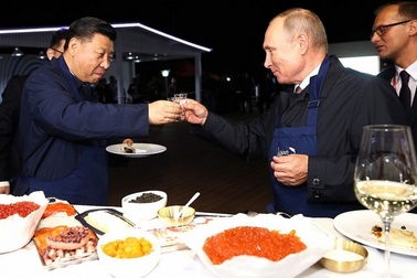 Chủ tịch Trung Quốc Tập Cận Bình thăm Nga: Đối thủ của đối thủ có là bạn ?