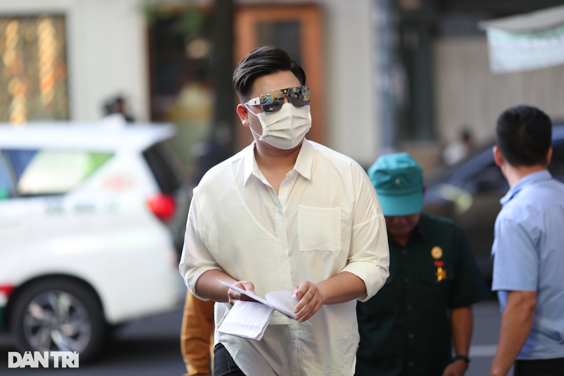 Trang Nemo cùng đồng phạm đeo kính, bịt khẩu trang kín mít hầu tòa - 2