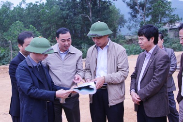 Phó Chủ tịch UBND tỉnh Vũ Văn Diện kiểm tra công tác XDCB tại huyện Ba Chẽ