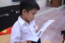 "Chú lính chì" Thiện Nhân vào lớp 1