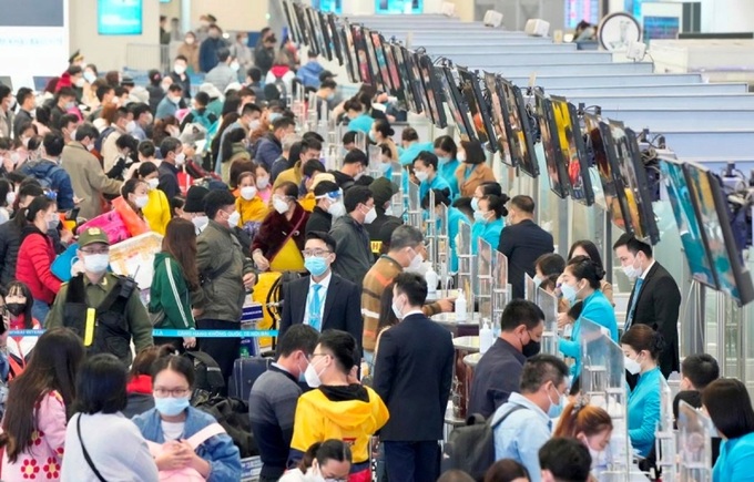 khach_lam_thu_tuc_noi_bai_07022022