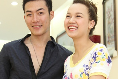 Hoài Thu “tình tứ” với Á vương Hà Trọng Tài