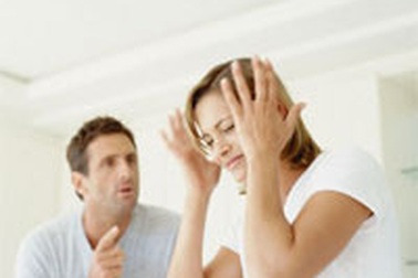 Yêu nhau lắm cắn nhau đau