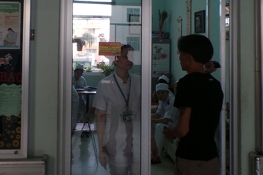 Hành nghề bác sĩ “chui” tại bệnh viện... công