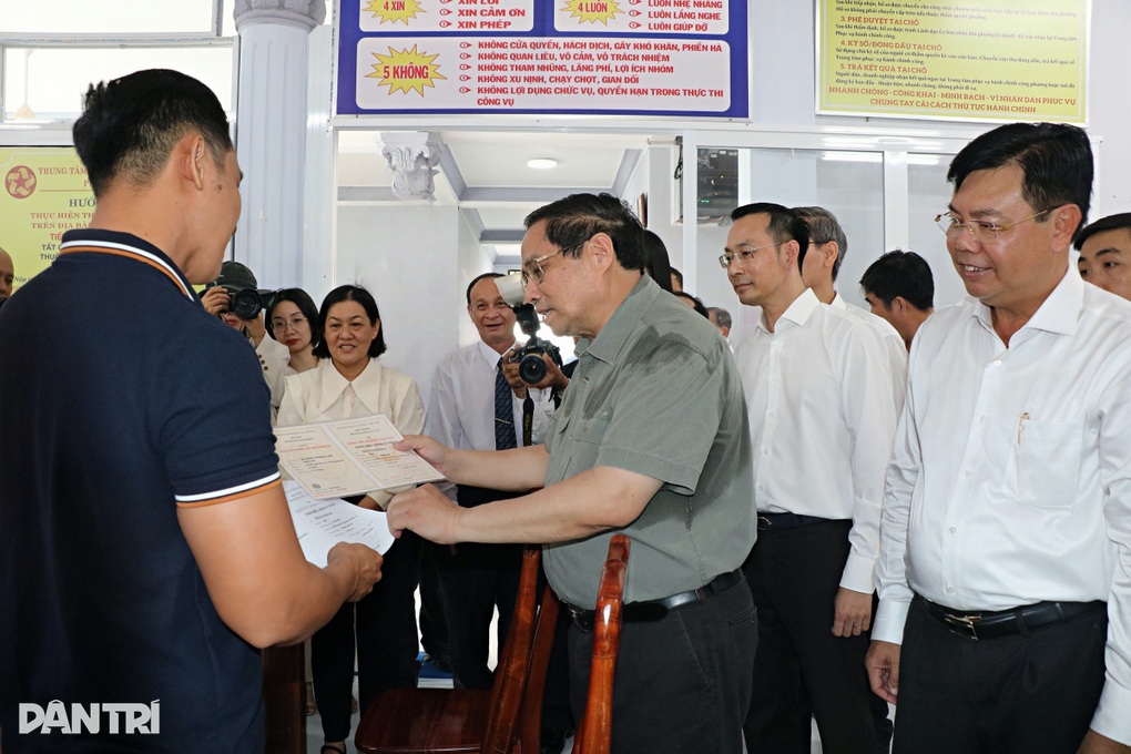Thủ tướng: Chính quyền đóng vai trò kiến tạo để phục vụ nhân dân - 1 Thủ tướng: Chính quyền đóng vai trò kiến tạo để phục vụ nhân dân - 1