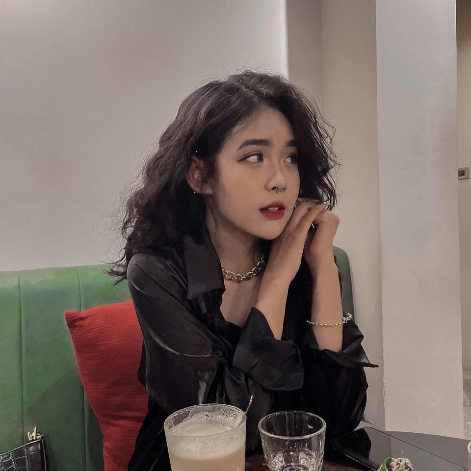 Nữ sinh trường Luật thu hút sự chú ý với gương mặt khả ái - 3 Nữ sinh trường Luật thu hút sự chú ý với gương mặt khả ái - 3