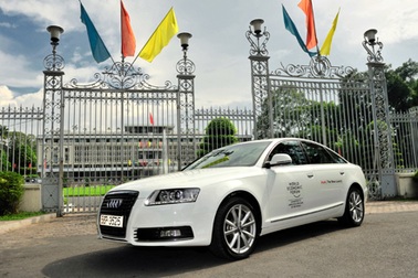 Dàn xe sang phục vụ Diễn đàn kinh tế Đông Á