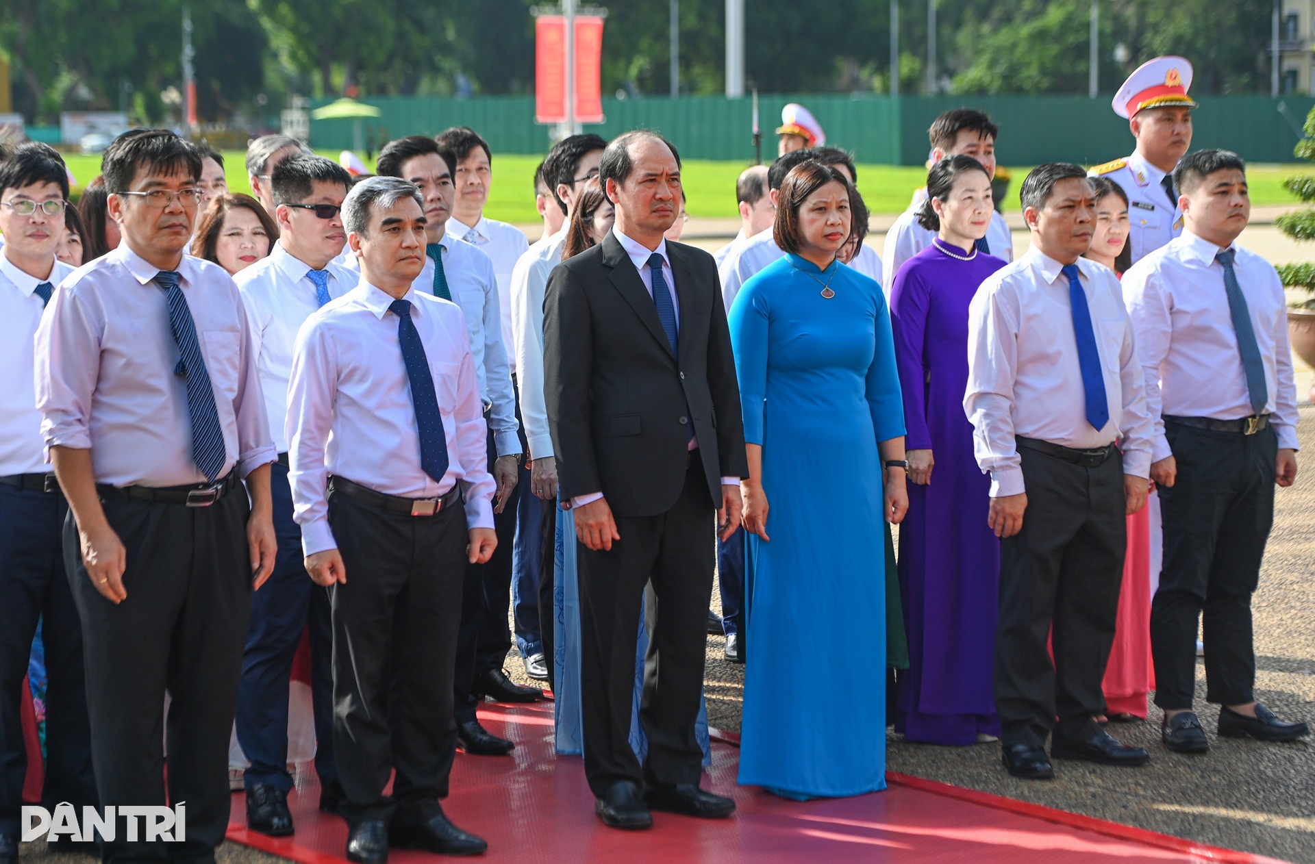 Lãnh đạo Đảng, Nhà nước đặt vòng hoa, viếng Lăng Chủ tịch Hồ Chí Minh - 8 Lãnh đạo Đảng, Nhà nước đặt vòng hoa, viếng Lăng Chủ tịch Hồ Chí Minh - 8