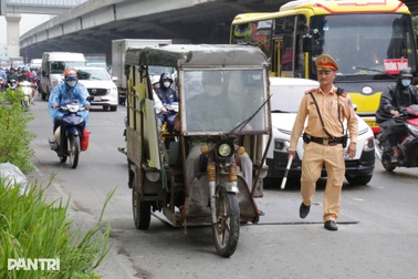 Giả danh thương binh lái xe ba gác thuê, tài xế bị tịch thu phương tiện