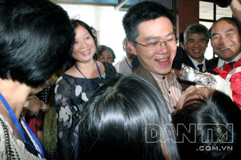 GS Ngô Bảo Châu hạnh phúc khi trở về Việt Nam