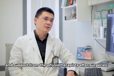 Nữ bệnh nhân Campuchia hết cơn đau khớp gối 10 năm