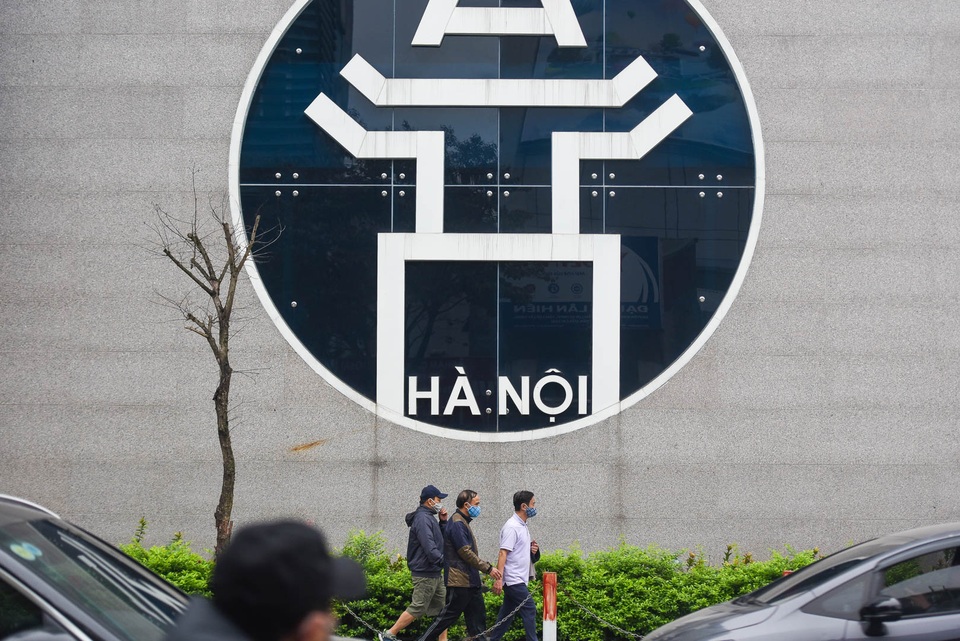 Người dân Hà Nội tranh thủ tập thể dục trước giờ cách ly toàn xã hội - 2 Người dân Hà Nội tranh thủ tập thể dục trước giờ cách ly toàn xã hội - 2