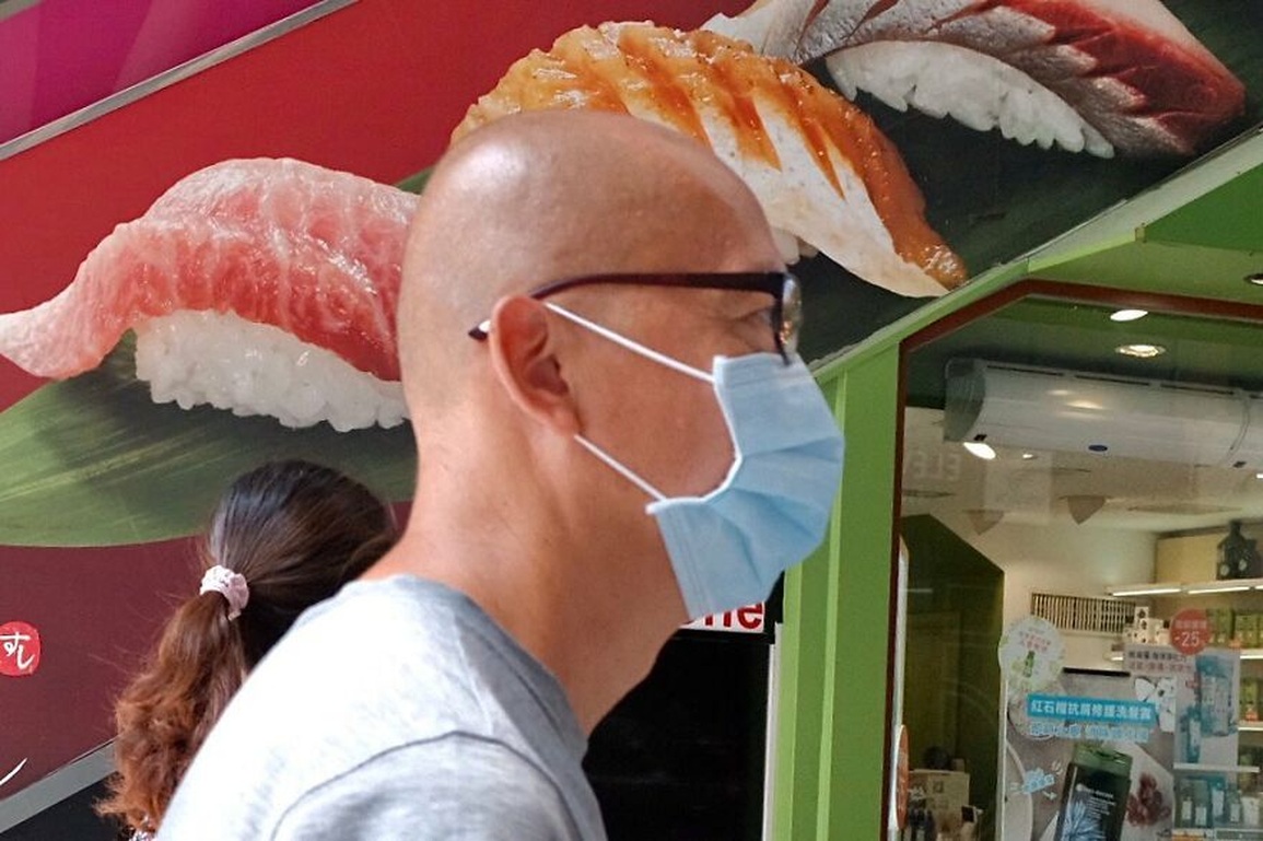Người đàn ông với mái tóc Người đàn ông với mái tóc