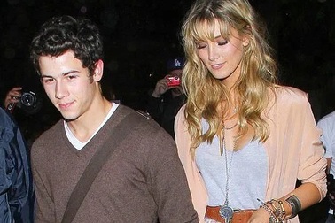 Nick Jonas luôn ngưỡng mộ bạn gái cũ