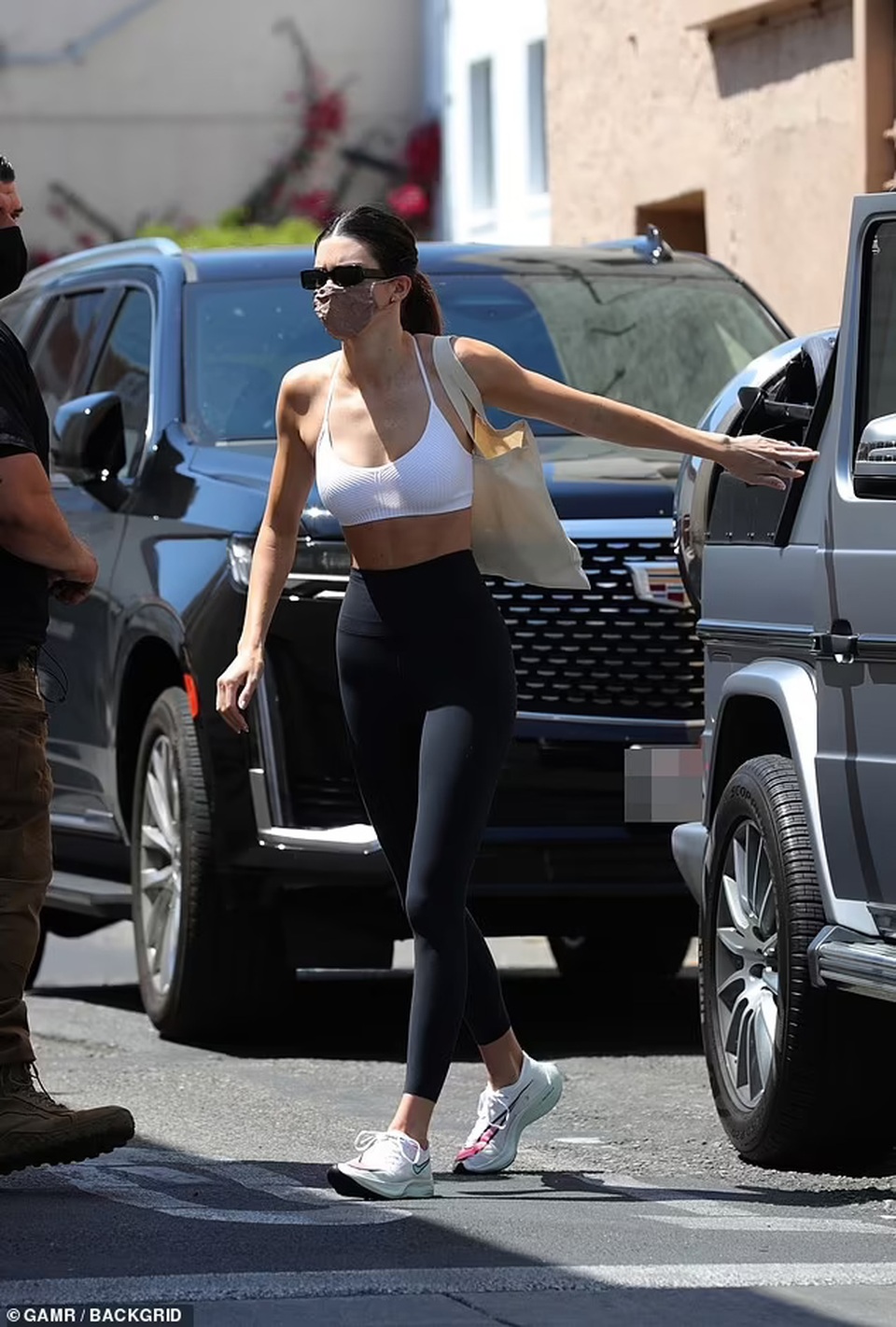 Chăm tập gym, Kendall Jenner sở hữu dáng vóc hoàn hảo không chút mỡ thừa - 1 Chăm tập gym, Kendall Jenner sở hữu dáng vóc hoàn hảo không chút mỡ thừa - 1