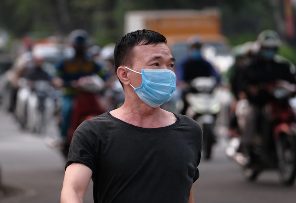 Nhộn nhịp tập thể dục trên con đường đi bộ dài nhất Hà Nội - 10 Nhộn nhịp tập thể dục trên con đường đi bộ dài nhất Hà Nội - 10
