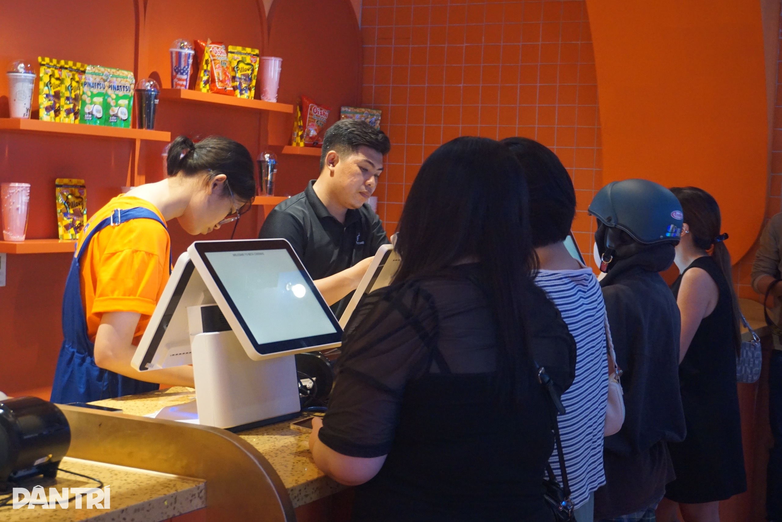 הקרנת אפרסק, פו ופסנתר בהו צ'י מין סיטי: בתי הקולנוע מלאים, אתר הזמנת הכרטיסים קורס עקב עומס יתר - 4 Đào, phở và piano chiếu ở TPHCM: Rạp kín ghế, web đặt vé sập do quá tải - 4