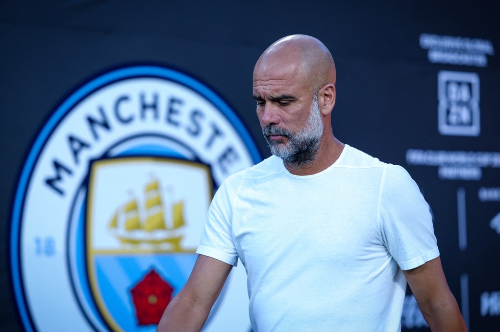 HLV Pep Guardiola khiến nhiều người bất ngờ vì vẻ ngoài khác lạ - 1 HLV Pep Guardiola khiến nhiều người bất ngờ vì vẻ ngoài khác lạ - 1