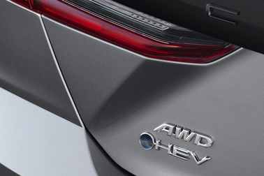 Toyota Camry 2025 chốt ngày ra mắt, sẽ có bản Hybrid dẫn động 4 bánh