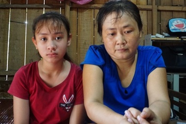 Nữ sinh xuất sắc nhất khối và viễn cảnh dang dở học đường vì mẹ ung thư