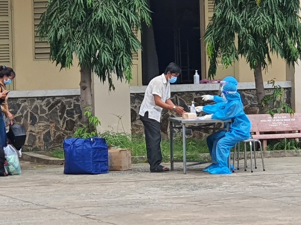 TPHCM: Hơn 1.700 ca Covid-19 khỏi bệnh được về nhà - 1 TPHCM: Hơn 1.700 ca Covid-19 khỏi bệnh được về nhà - 1