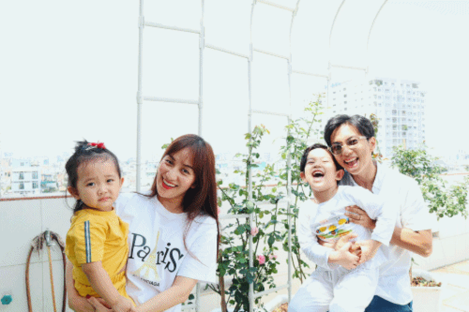 Hậu cách ly xã hội, sao Việt vẫn nghiêm ngặt giữ an toàn vì chưa hết dịch - 15 Hậu cách ly xã hội, sao Việt vẫn nghiêm ngặt giữ an toàn vì chưa hết dịch - 15