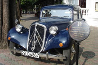 Diễu hành xe cổ gây quỹ từ thiện 