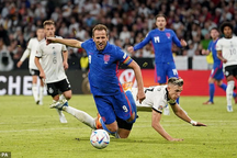 Harry Kane ghi bàn giúp đội tuyển Anh thoát thua Đức
