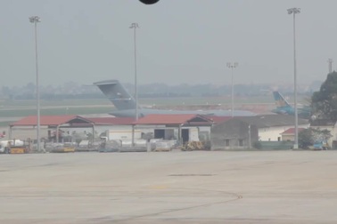 "Siêu máy bay" Mỹ đậu tại sân bay Nội Bài lúc 13h45 hôm nay, 20/2