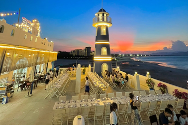 Trải nghiệm ẩm thực ở nhà hàng hải đăng phong cách Santorini độc đáo ở Quy Nhơn