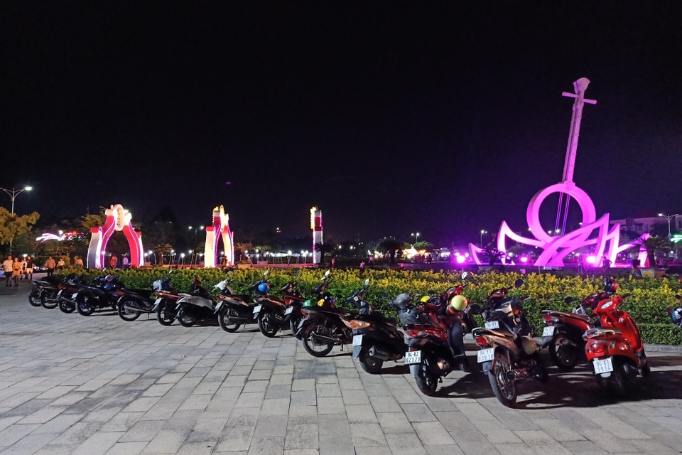 Bạc Liêu bắn pháo hoa 7 điểm, Sóc Trăng 3 điểm đêm giao thừa Tết Tân Sửu - 2 Bạc Liêu bắn pháo hoa 7 điểm, Sóc Trăng 3 điểm đêm giao thừa Tết Tân Sửu - 2