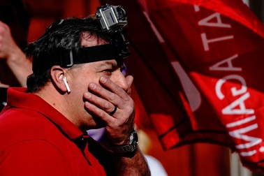 Nụ cười và nước mắt của cử tri Mỹ sau chiến thắng của Joe Biden