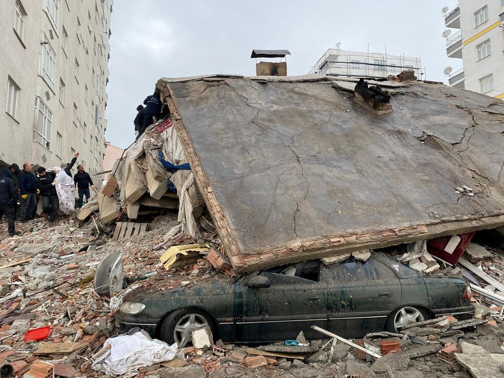 Động đất ở Thổ Nhĩ Kỳ, Syria: Tan hoang như tận thế, hơn 520 người chết - 1 Động đất ở Thổ Nhĩ Kỳ, Syria: Tan hoang như tận thế, hơn 520 người chết - 1