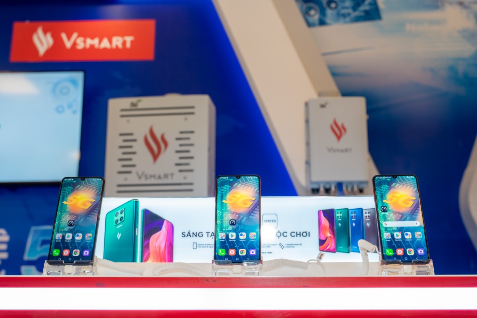 Người dùng háo hức trải nghiệm điện thoại Vsmart 5G Make in Vietnam - 1 Người dùng háo hức trải nghiệm điện thoại Vsmart 5G Make in Vietnam - 1