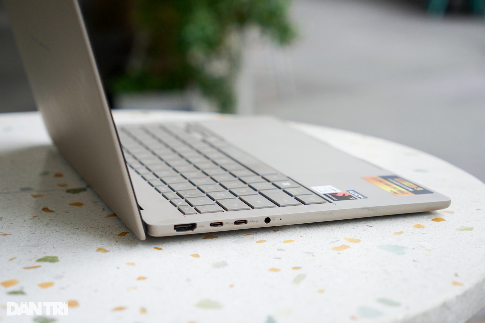 Đánh giá Asus Zenbook A14: Laptop AI chạy chip Snapdragon X sẽ dành cho ai? - 9