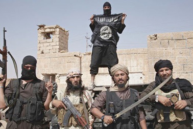 IS nhúng 6 người nghi là gián điệp vào thùng hắc ín