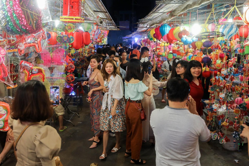 Phố lồng đèn.jpg Phố lồng đèn.jpg