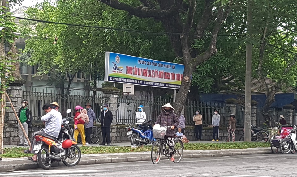 “Cây ATM gạo” chỉ được hoạt động khi đảm bảo giãn cách, an toàn - 2 “Cây ATM gạo” chỉ được hoạt động khi đảm bảo giãn cách, an toàn - 2