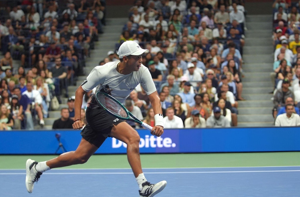 ديوكوفيتش يواجه صعوبة في هزيمة لاعب التنس الفيتنامي الأمريكي في بطولة أمريكا المفتوحة - 2 Djokovic nhọc nhằn đánh bại tay vợt gốc Việt tại US Open - 2